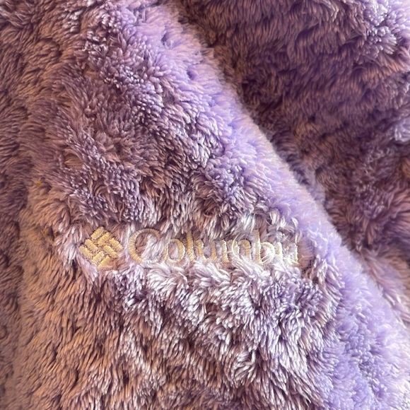 Girls Columbia fleece jacket. Size L. Super soft. Lilac color. ❄️☃️ - Picture 2 of 4